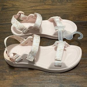 Blowfish Malibu NWT sandals pink